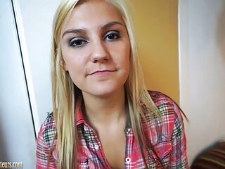 Kızıl, kaslı siyah adamı biraz yerli porno film indir eğlenmek için ikna ediyor